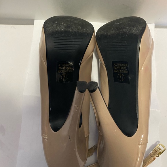 Women’s Ankle buckle platform Nude heels - Picture 4 of 4